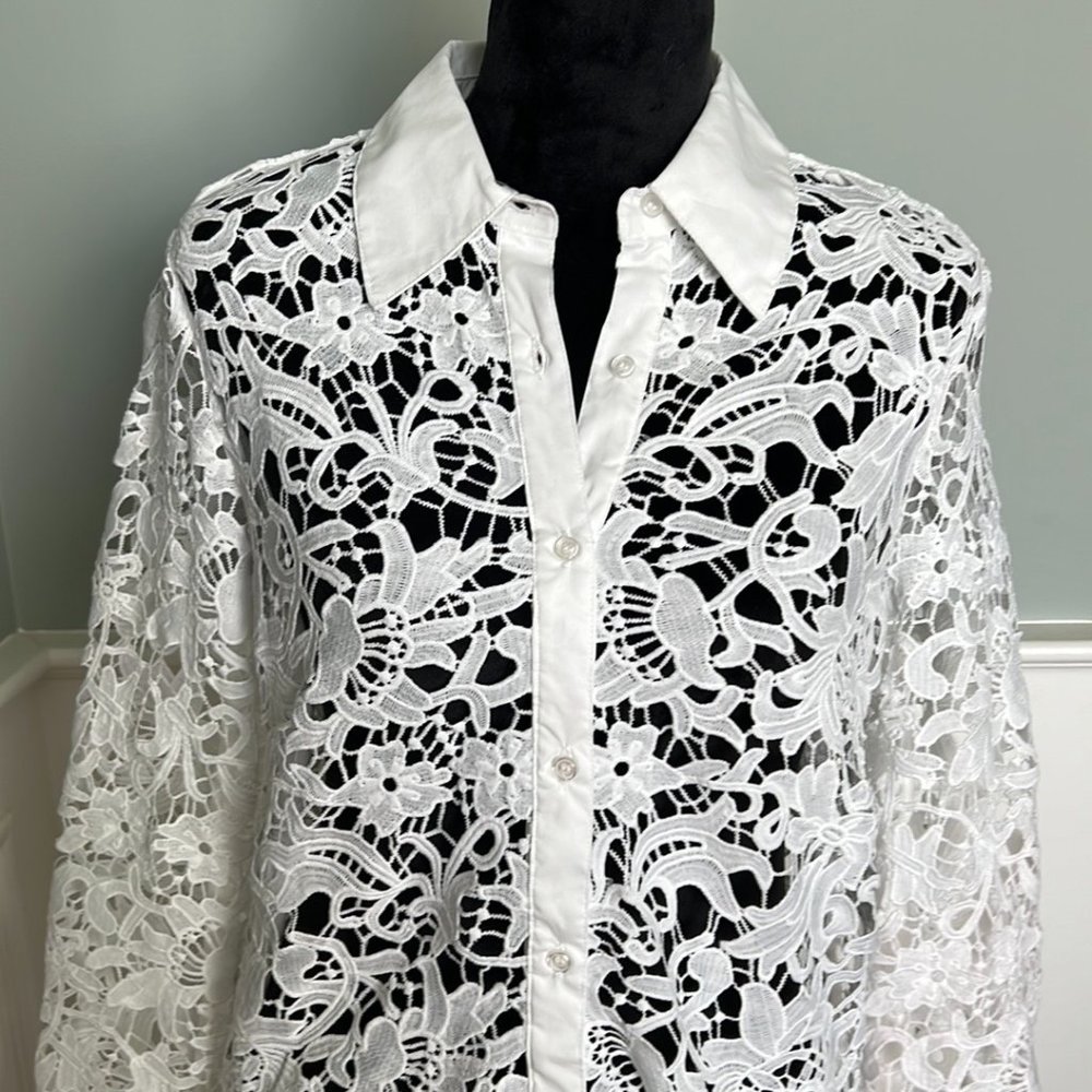 Modern elegant open cutwork top from NY & Co, NWT